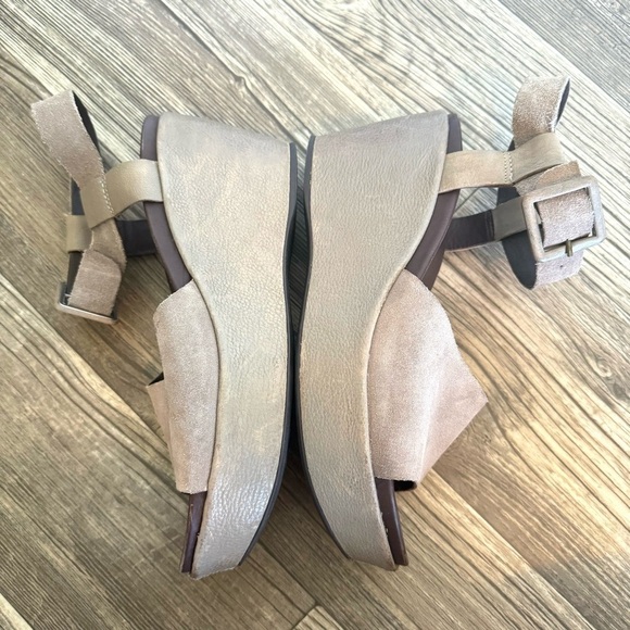 Kork-Ease Women's 9 'Keirn' Platform Wedge Sandal in Stone Under Casual Boho - Picture 3 of 11